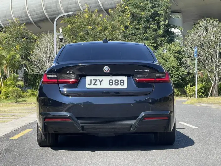 BMW i3 2023 Model Facelift eDrive40L Night Edition Sports Set – фото 6