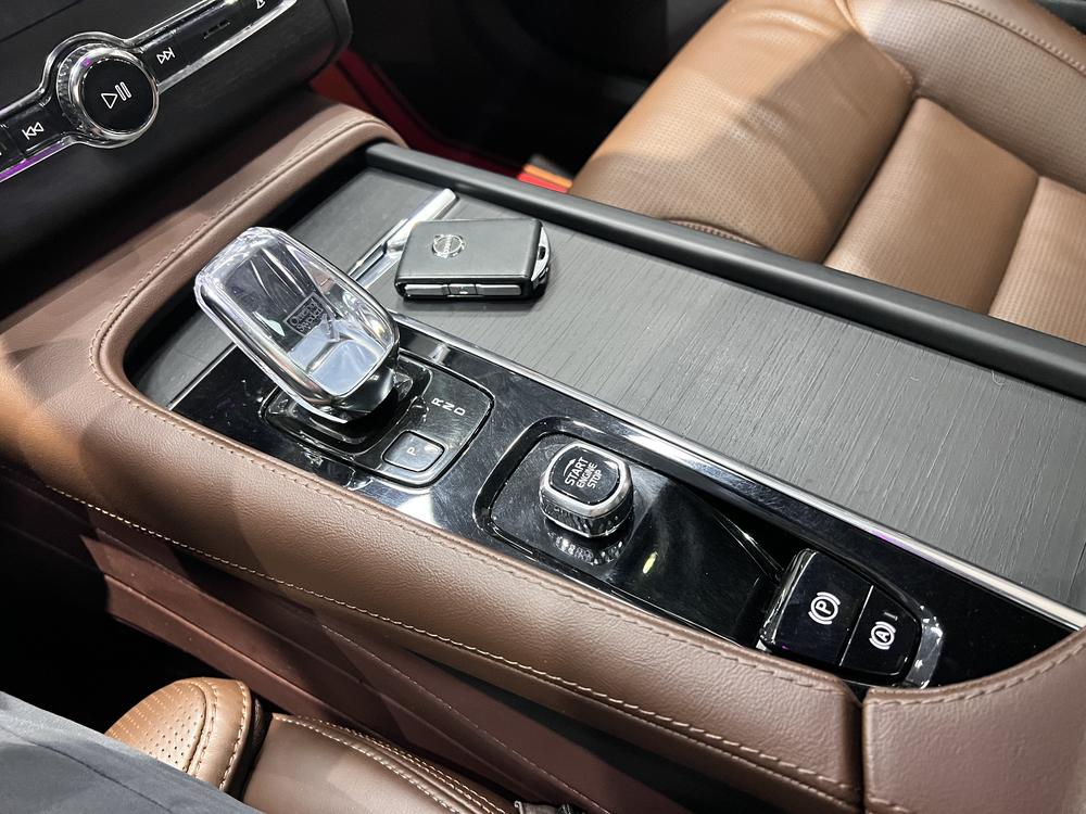 Volvo XC90 PHEV 2022 E-Drive Hybrid T8 Smart Enjoy Luxury 7-Seater – фото 11