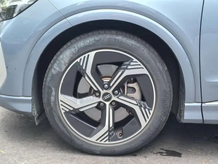 Audi Q4 e-tron 2023 Model 50 e-tron quattro Genesis Edition – фото 9