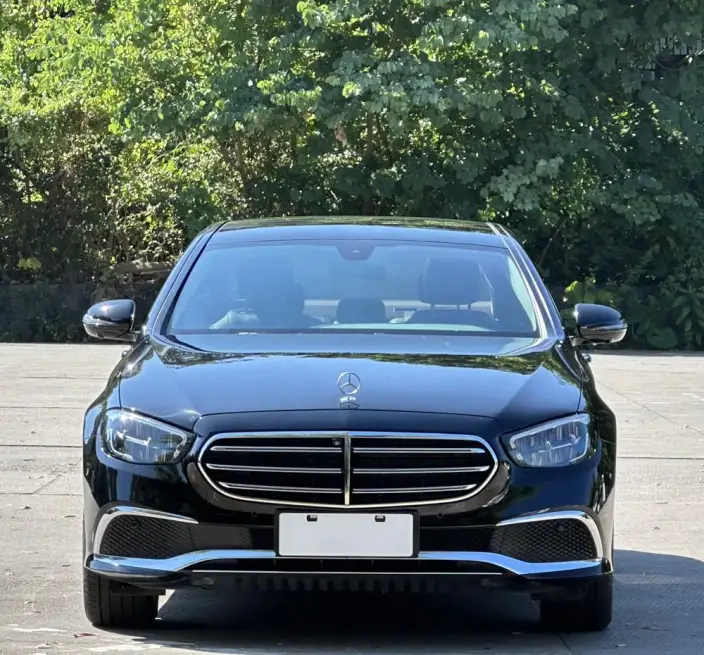 Mercedes-Benz E-Class PHEV 2022 Model Facelift E 350 e L sedan – фото 2