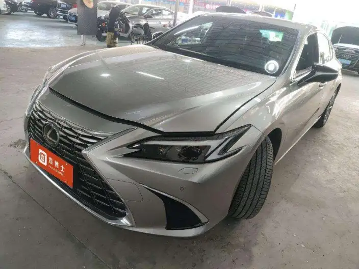 Lexus ES 2025 Model 200 Premium