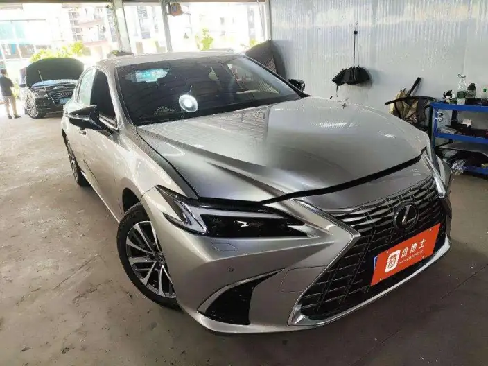 Lexus ES 2025 Model 200 Premium