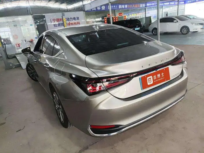 Lexus ES 2025 Model 200 Premium