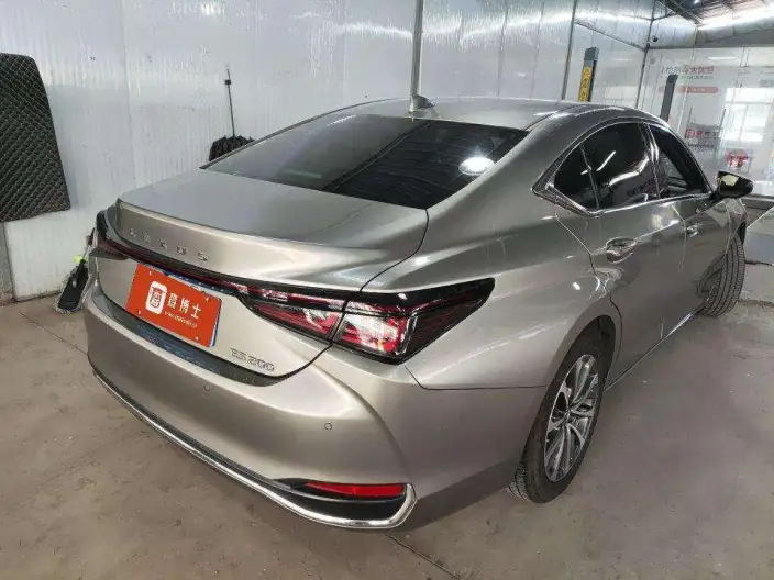Lexus ES 2025 Model 200 Premium