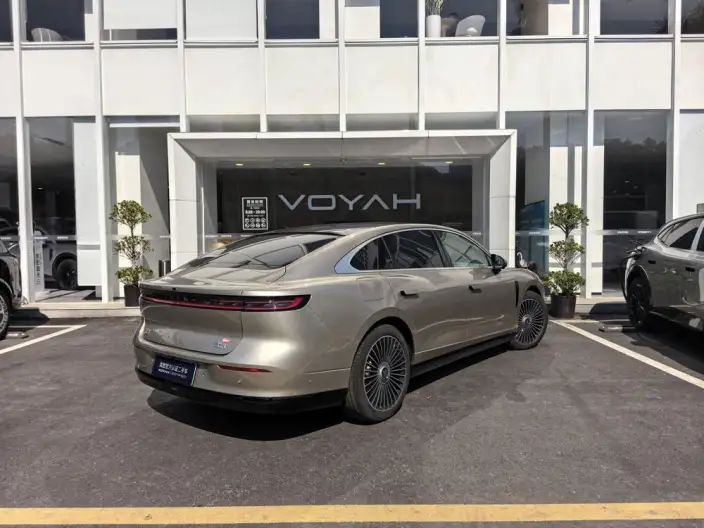 Voyah Pursuit L 2026 Model 4WD Ultra – фото 7