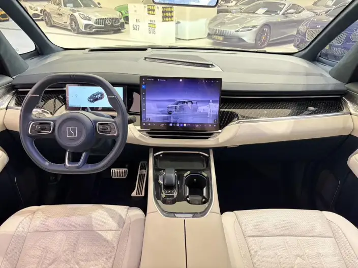 ZEEKR 009 2024 Model VI seat Executive Edition 4WD 108kWh – фото 9