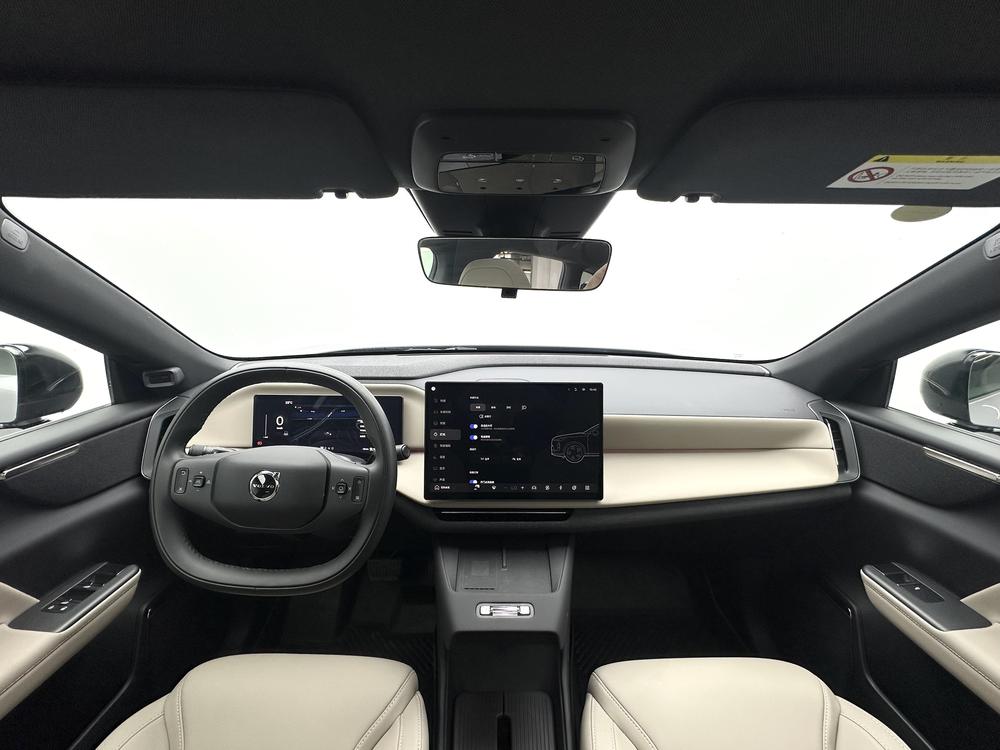 Volvo XC70 2026 модификация 2WD Long Battery Life Pro Core – фото 14