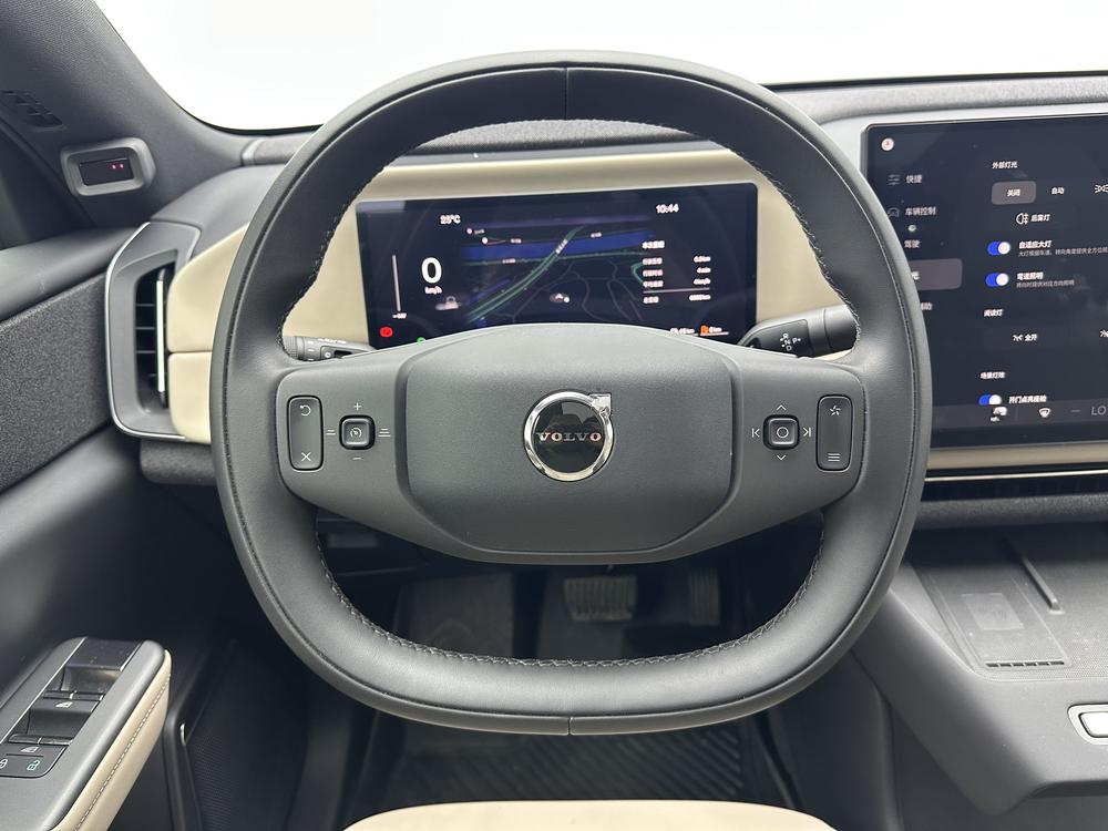 Volvo XC70 2026 модификация 2WD Long Battery Life Pro Core – фото 16