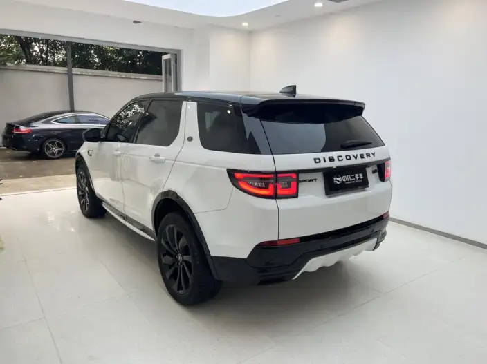 Land Rover Discovery Sport 2024 Model 249PS R-Dynamic SE Performance Technology Edition 5 seat