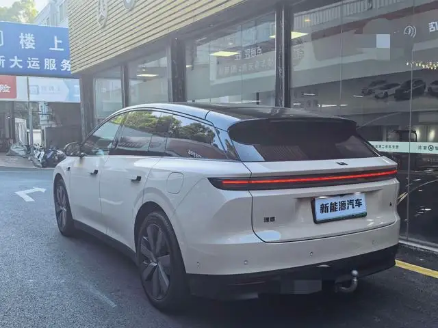 Li Auto i6 2025 Model 4WD Standard Edition – фото 4