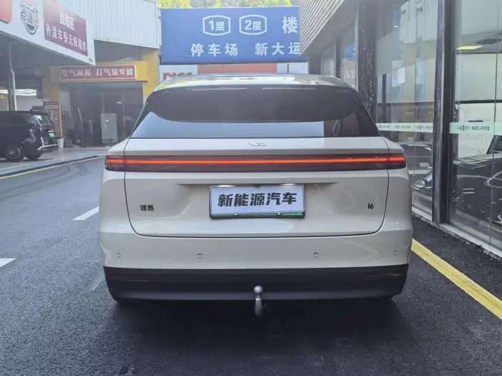 Li Auto i6 2025 Model 4WD Standard Edition – фото 5