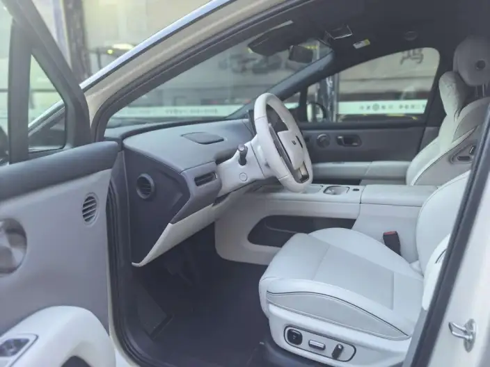 Li Auto i6 2025 Model 4WD Standard Edition – фото 9