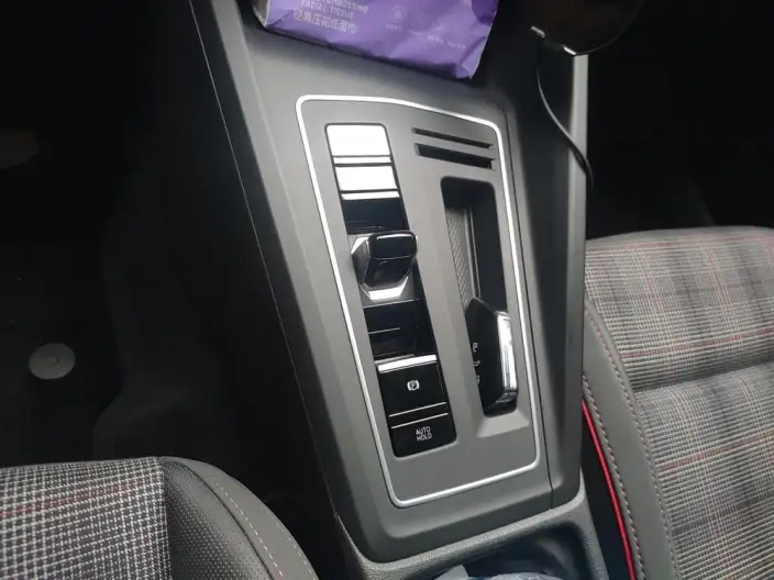 Volkswagen Golf GTI 2021 Model 380TSI DSG GTI – фото 9