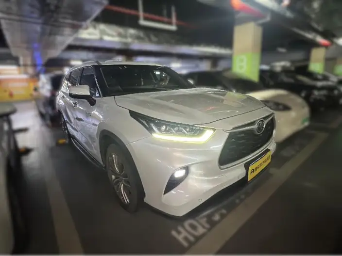 Toyota Highlander 2022 Model Hybrid 2.5L 4WD Premium Edition 7 seat – фото 3