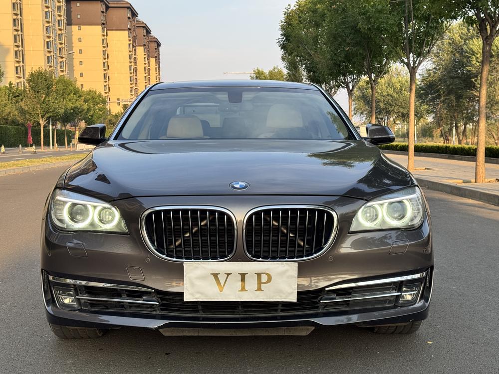 BMW 7 Series 2013 модификация 740Li xDrive – фото 2