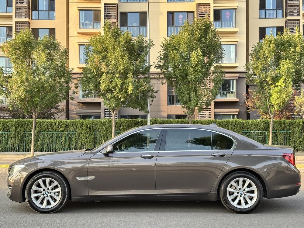 BMW 7 Series 2013 модификация 740Li xDrive – фото 4