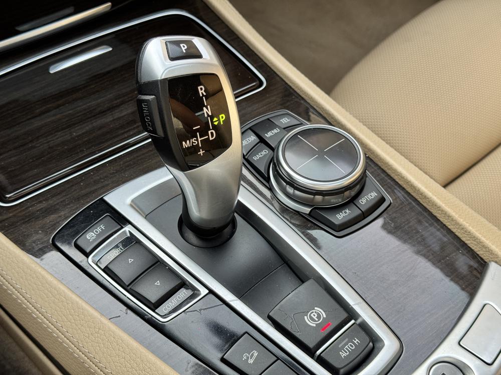 BMW 7 Series 2013 модификация 740Li xDrive – фото 27