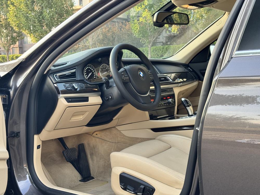 BMW 7 Series 2013 модификация 740Li xDrive – фото 28