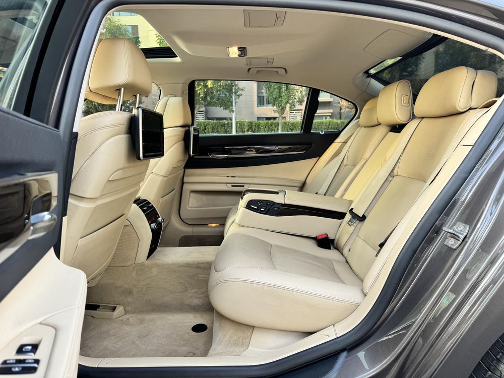 BMW 7 Series 2013 модификация 740Li xDrive – фото 30