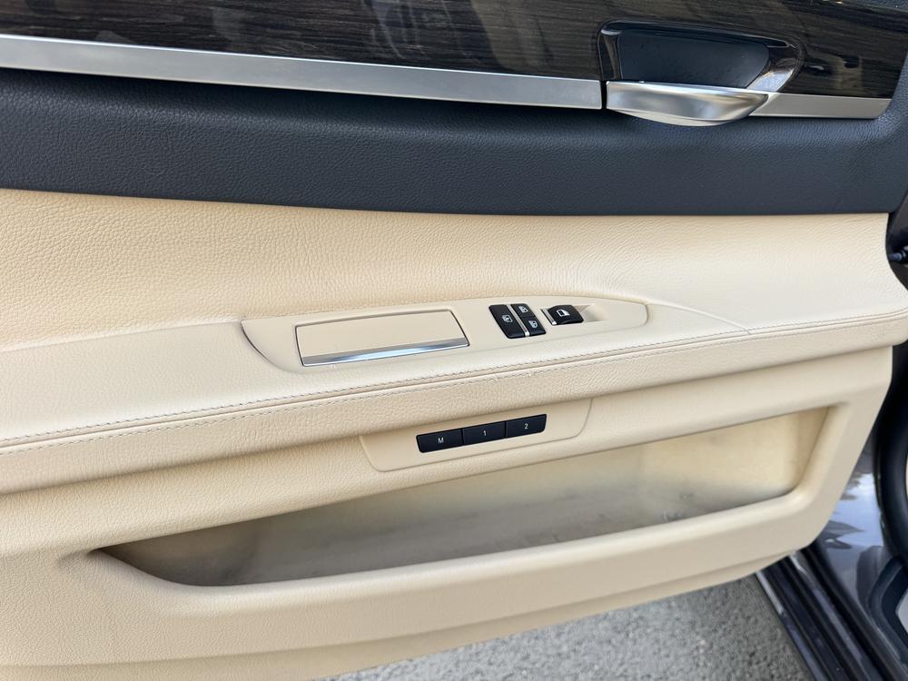 BMW 7 Series 2013 модификация 740Li xDrive – фото 31