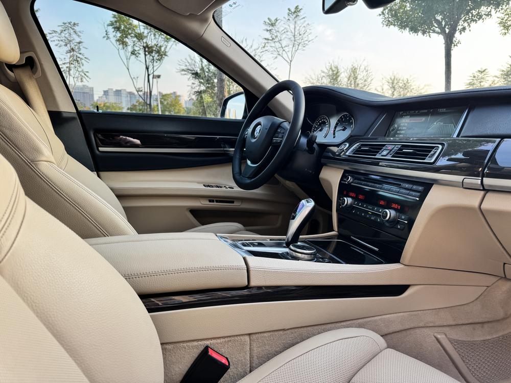 BMW 7 Series 2013 модификация 740Li xDrive – фото 34