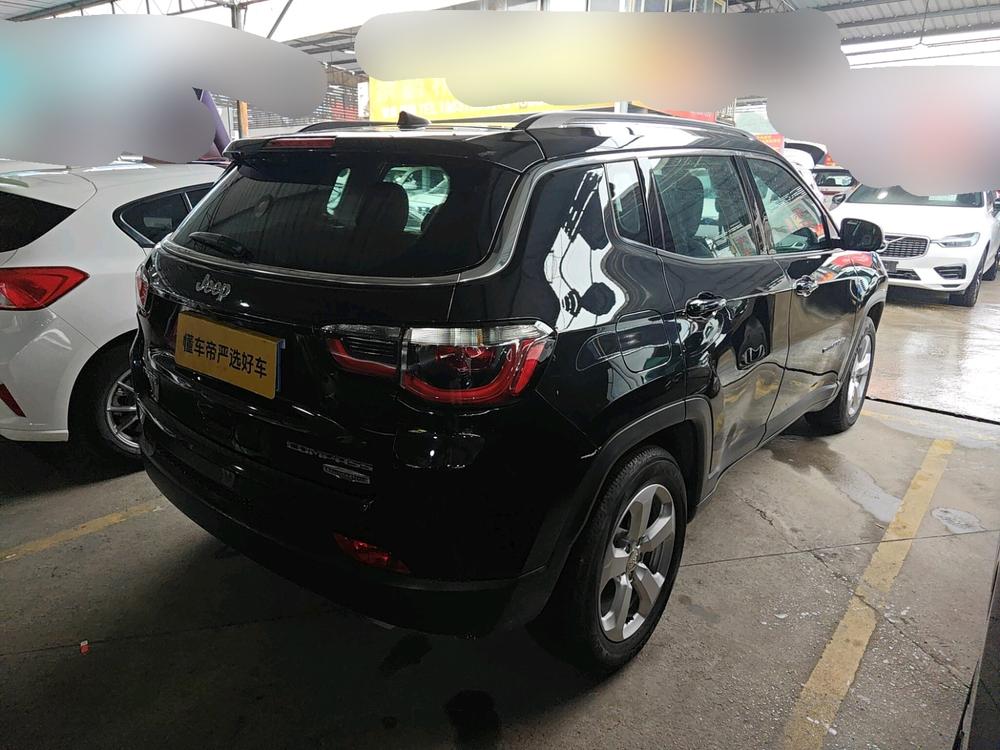Jeep Compass 2017 200T Automatic Family Enjoyment – фото 4