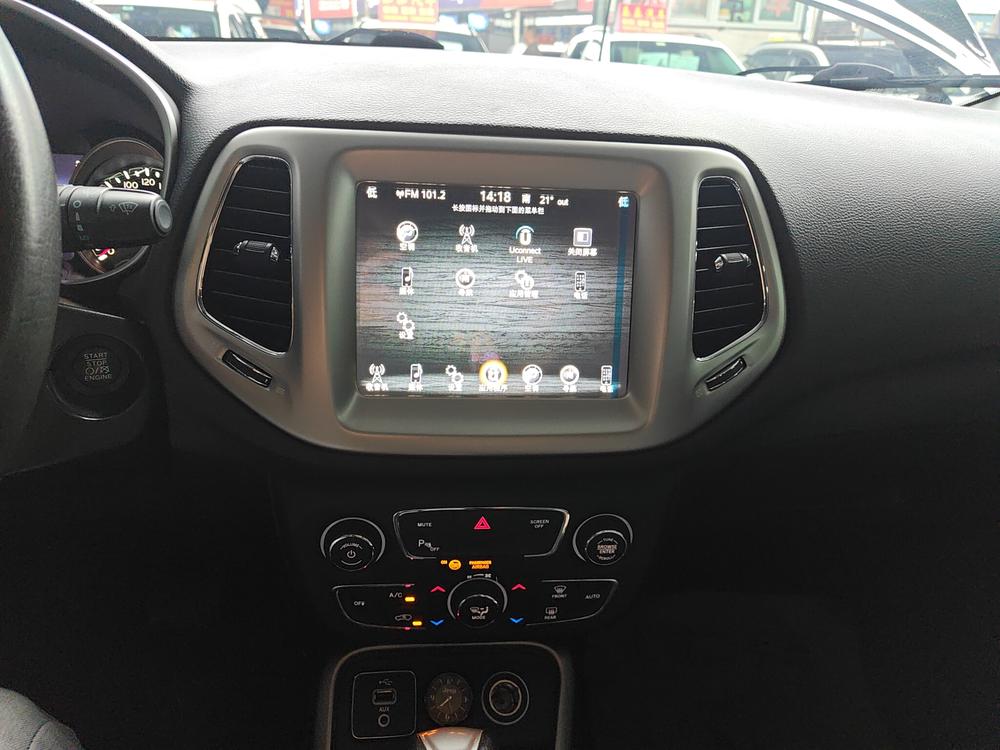 Jeep Compass 2017 200T Automatic Family Enjoyment – фото 5