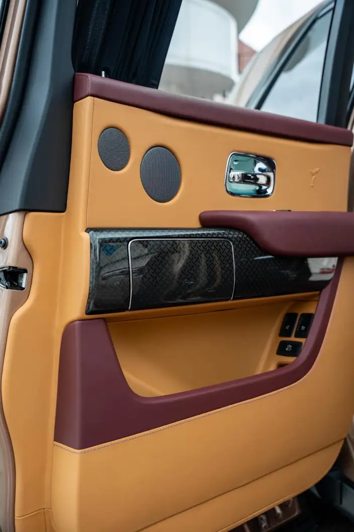 Cullinan 2020 Model Black Badge – фото 10