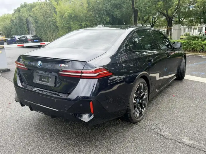 BMW i5 Imported 2024 Model M60 xDrive – фото 6