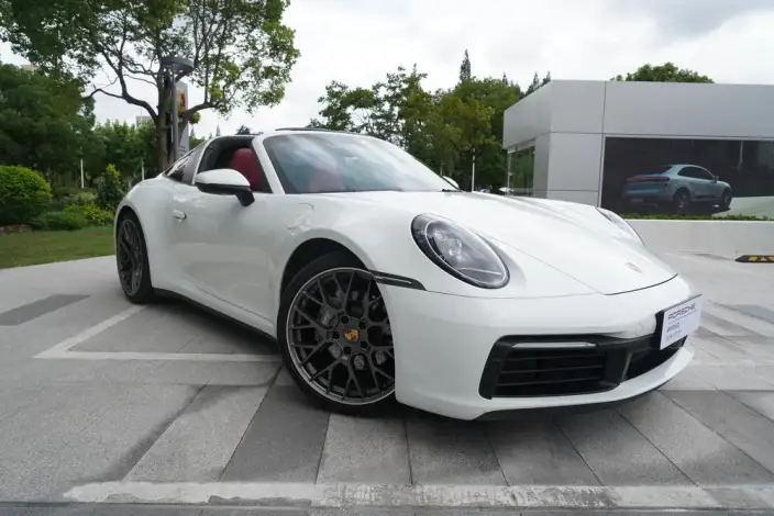 PORSCHE 911 2023 Model Targa 4 3.0T – фото 3