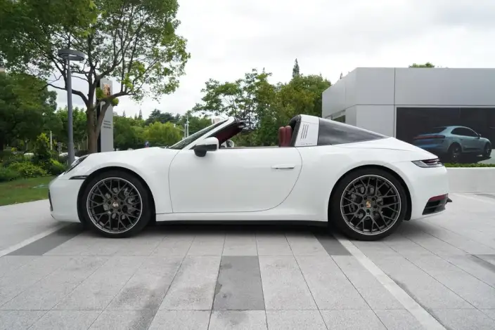PORSCHE 911 2023 Model Targa 4 3.0T – фото 4