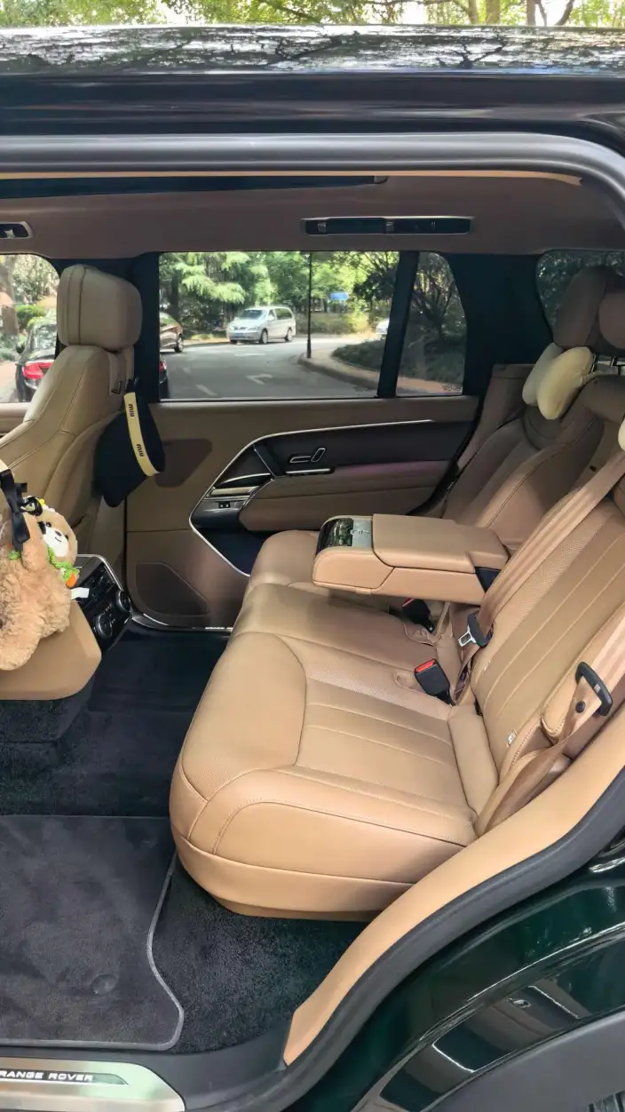 Range Rover 2025 Model 3.0 L6 400PS Shengshi Extended Edition
