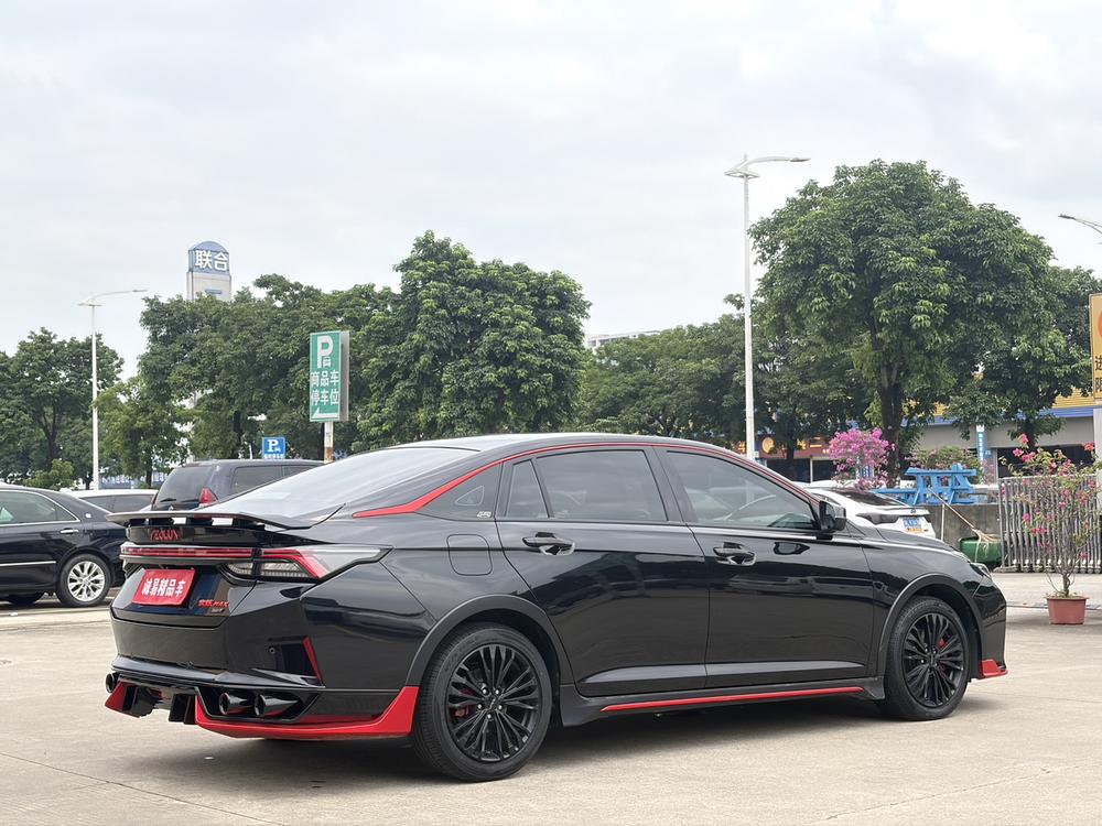 Yixuan Max Модель 2022 года 1.5T Dark Night Edge Edition – фото 7