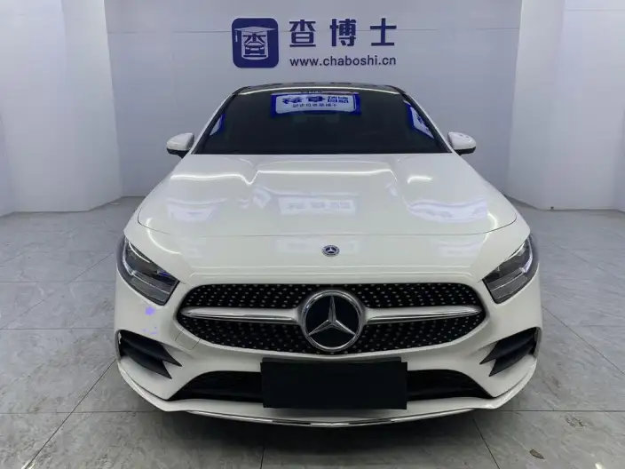 Mercedes-Benz A-class 2022 Model Facelift A 180 L Sports sedan – фото 2