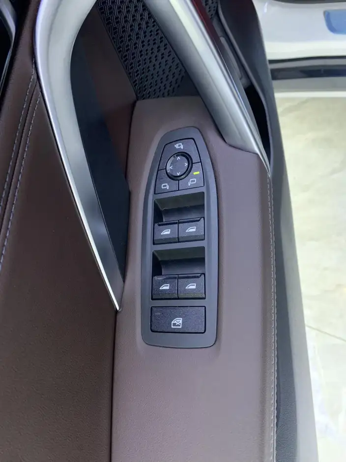 BMW X1 2023 Model sDrive20Li X Design Set – фото 8