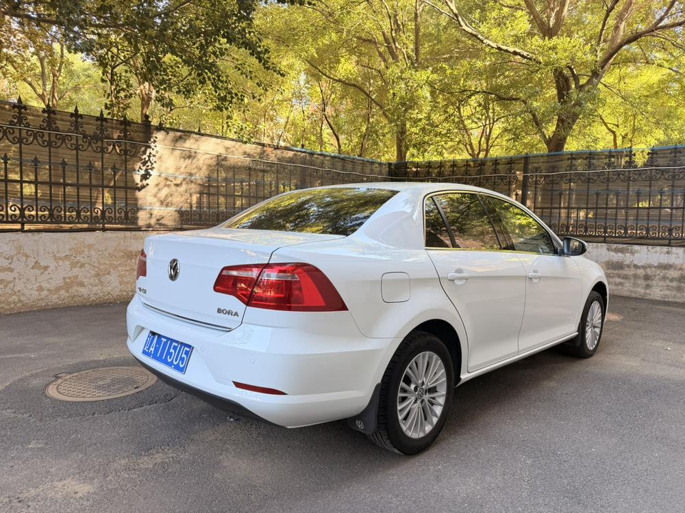 Volkswagen Bora 2014 модификация 1.6L Automatic Luxury – фото 6
