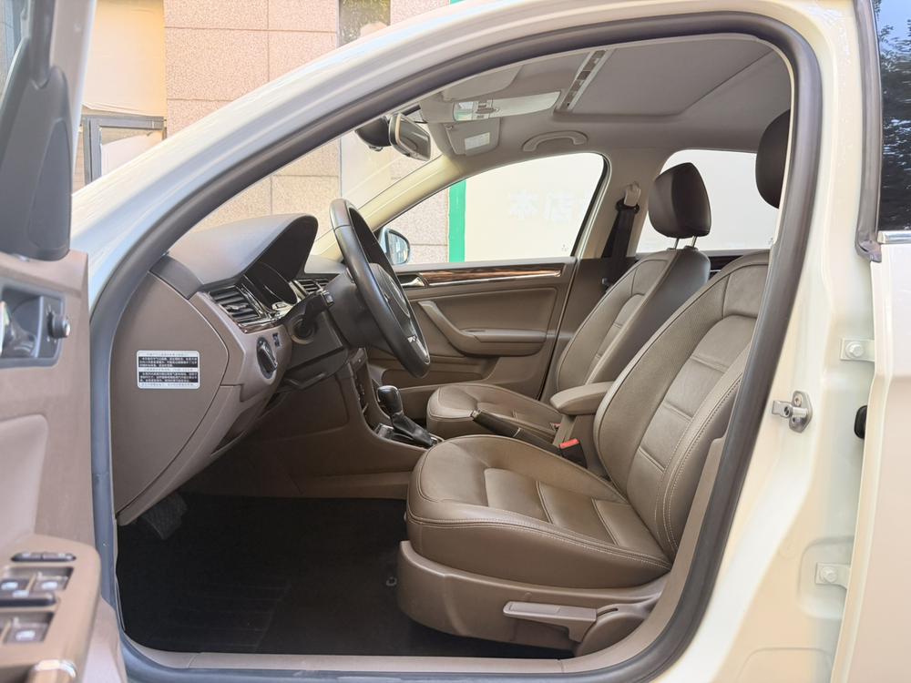 Volkswagen Bora 2014 модификация 1.6L Automatic Luxury – фото 13