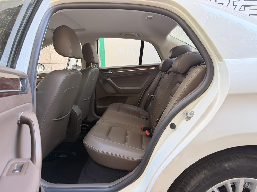 Volkswagen Bora 2014 модификация 1.6L Automatic Luxury – фото 14
