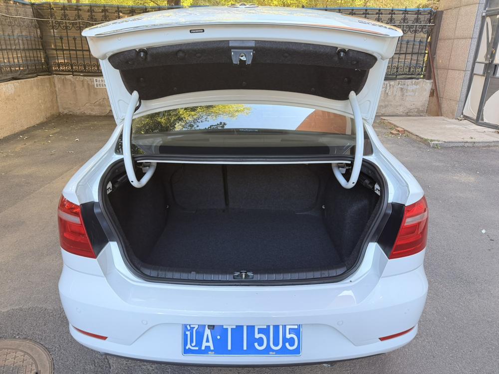 Volkswagen Bora 2014 модификация 1.6L Automatic Luxury – фото 16