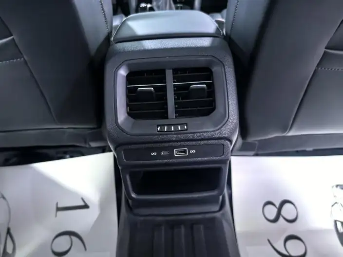 Volkswagen Tharu 2022 Model 280TSI 2WD Deluxe Edition – фото 8