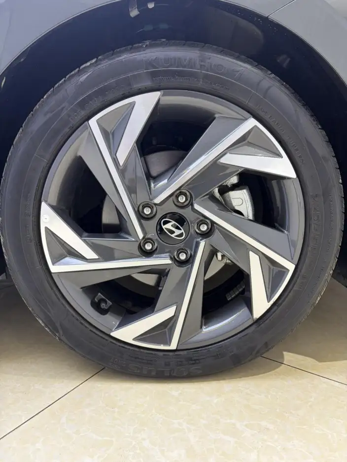 Hyundai Ioniq 2023 Model 1.5L CVT GLX Elite Edition – фото 6