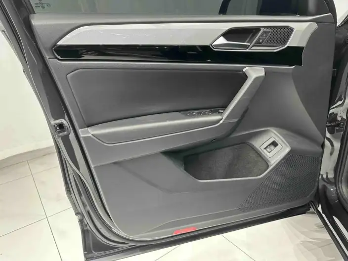 Volkswagen Tayron 2022 Model 280TSI 2WD Luxury Zhilian Edition – фото 10