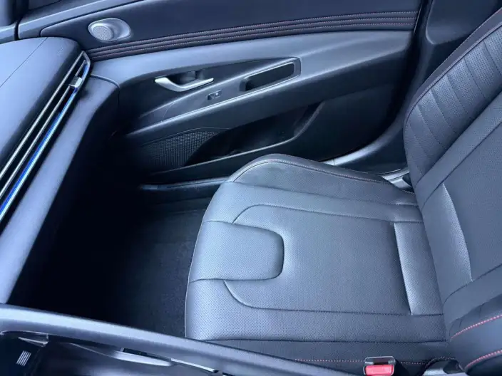 Hyundai Ioniq 2022 Model 1.5L CVT 20th SE 20th Anniversary Memorial Edition – фото 9