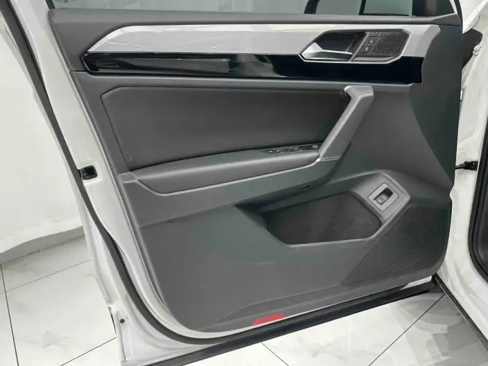 Volkswagen Tayron 2022 Model 280TSI 2WD Luxury Zhilian Edition – фото 9