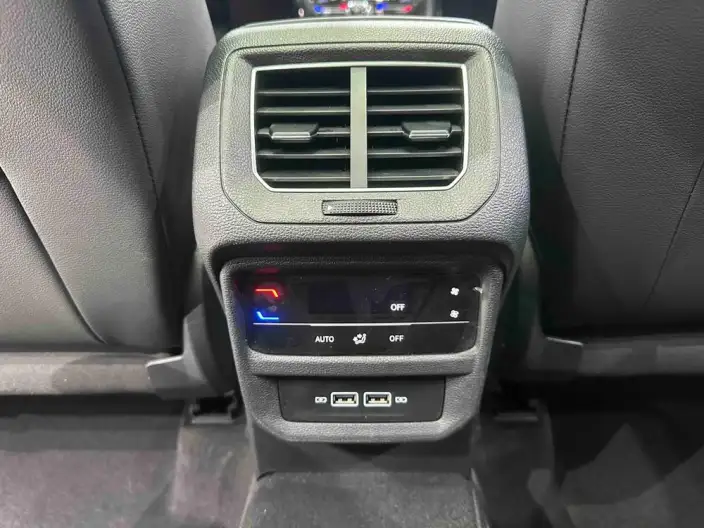 Volkswagen Tayron 2022 Model 280TSI 2WD Luxury Zhilian Edition – фото 9