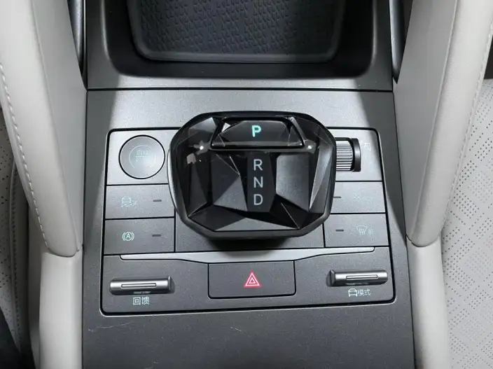 Yuan UP 2025 Model Smart Driving Edition 401KM Vitality Edition – фото 8
