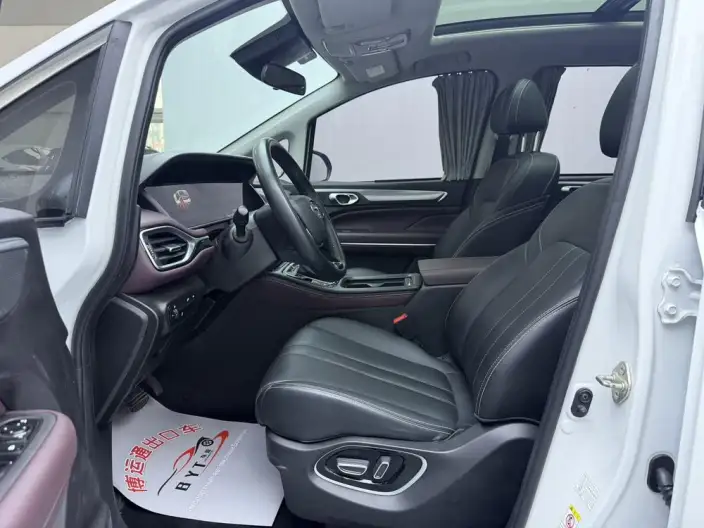 GAC Trumpchi M6 2021 Model 270T Automatic Exclusive Edition 7 seat – фото 10