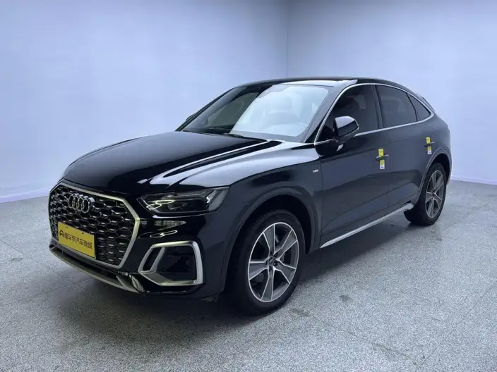 Audi Q5L Sportback 2022 Model 40 TFSI Luxury Model – фото 1
