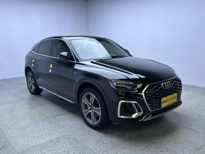 Audi Q5L Sportback 2022 Model 40 TFSI Luxury Model – фото 3