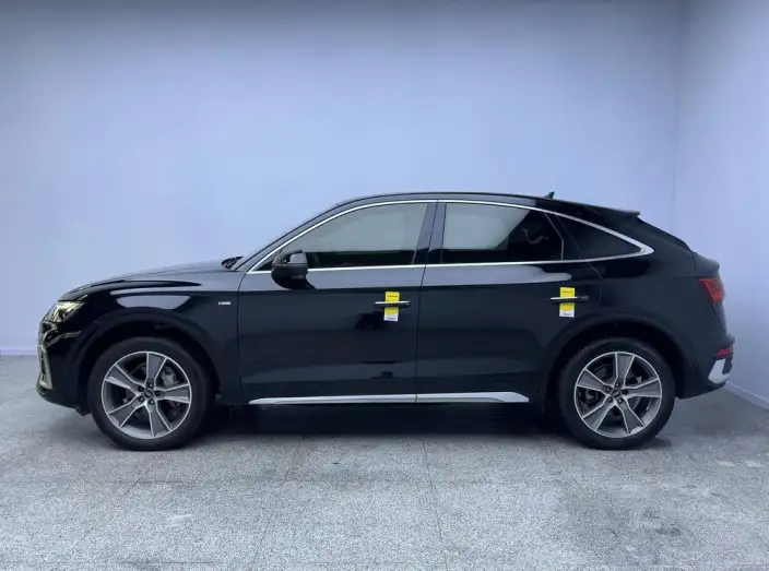 Audi Q5L Sportback 2022 Model 40 TFSI Luxury Model – фото 4